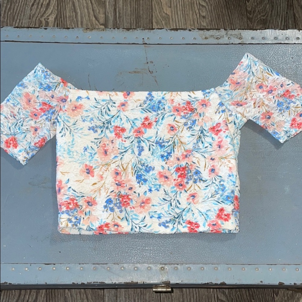 Hollister Cropped Tee